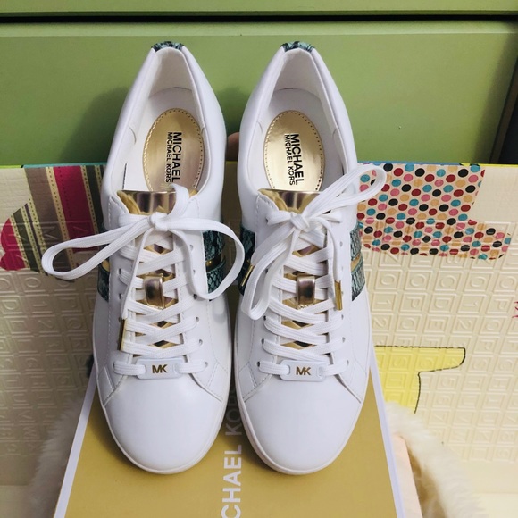 🔥NWT Michael Kors sneakers size 7.5🔥 - Picture 1 of 8
